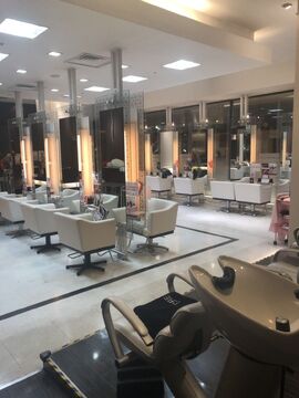 【茶山】≪完全週休2日制と月5,6日休みを選んで働ける≫≪有給休暇あり≫≪着付け、メイクも学べる≫集客があるので入客チャンスもばっちり♪有給を使って連休も取りやすい環境が人気◎幅広い技術を学べるアットホームなお店◇“BIG EYE カナート洛北店（ビッグアイカナートラクホクテン）”からスタイリスト（美容師）の求人☆★