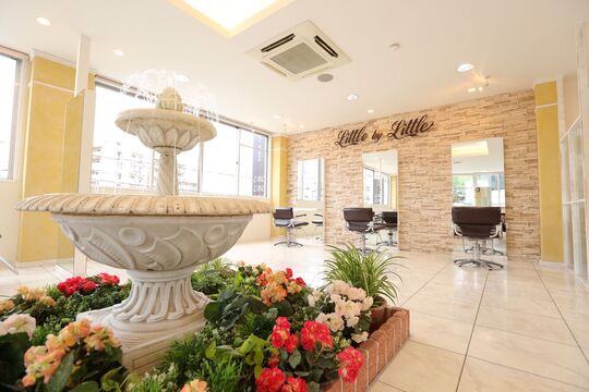 【千代田】≪月給20万円〜≫≪完全週休2日≫≪平均18:00退社≫プライベートも大切にしながら長く活躍できるヒミツがいっぱいのサロンです☆通信生や新卒生も歓迎◎「LBL(エルビーエル)」からアシスタント（美容師）の求人★☆