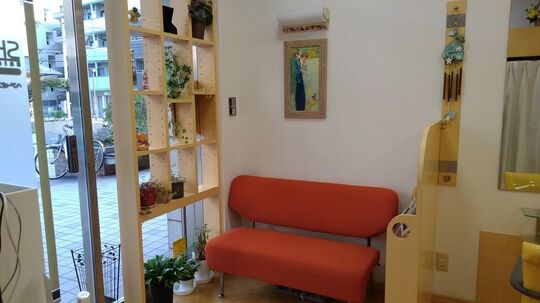 【伊丹駅】≪完全週休2日≫≪社会保険完備≫≪住宅手当あり≫≪20時までに退勤可能≫レッスンは営業時間内に行い、残業はほぼありません！アットホームな雰囲気も魅力的！SHIGE みやのまち店（シゲミヤノマチテン）からアシスタント（美容師）の求人☆★