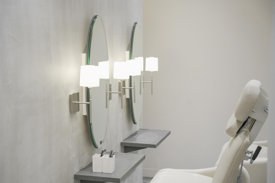 【天王寺】≪月8日休み≫≪社会保険完備≫全席個室&フラットシャンプー&最新設備の上質なトータルビューティーサロン！「STAR&PLANETS あべのHoop店（スターアンドプラネッツアベノフープテン）」からスタイリスト（美容師）の求人☆★