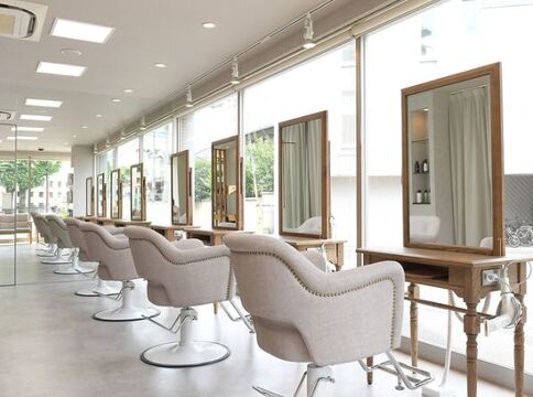 【一乗寺】≪9時30分〜17時までの営業時間≫≪日曜定休≫≪月8〜10日休み≫≪社会保険完備≫≪有給休暇あり≫女性の方が働きやすい主婦サロン◎TRAIL（トレイル）からスタイリスト（美容師）の求人☆☆