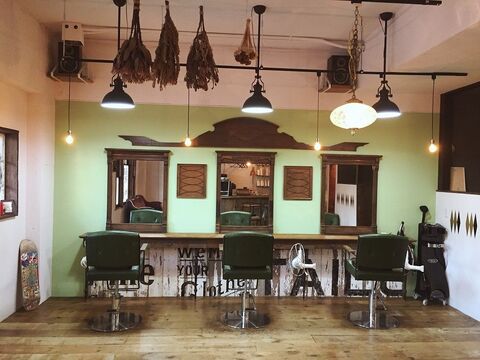 【福間】◆GW休暇あり◆月給20万円スタート◆郊外でも若いお客様の支持が高く、ハイトーン系のカラーも楽しめます♪オシャレでアットホームなヘアサロン「ELGIN HAIRDRESSER SHOP（エルジンヘアドレッサーショップ）」からスタイリスト（美容師）の求人☆★☆