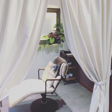 【矢場町】≪トレンド発信≫≪マンツーマン接客≫有名雑誌にも掲載されたことのある実力派サロン！半個室空間でお客様とゆっくり関わりながら接客したい方にオススメサロン「for...by grande（フォーバイグランデ）」からスタイリスト（美容師）の求人☆★