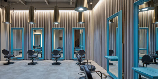 【中津】≪社会保険完備≫≪最短1年デビュー≫≪特別休暇あり≫店舗展開しているトータルビューティーサロン！待遇面抜群！働きやすい環境が整っている！撮影に興味ある方にも◎「Lolonois 中津（ロロネー ナカツ）」からアシスタント（美容師）の求人☆★