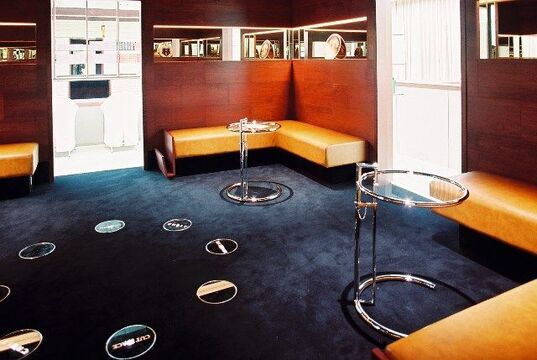 【JR元町】メディアを通じてクリエイティブな活動なども出来るので、どんどん成長出来る！サロンの質はもちろん、福利厚生もしっかりしているので安心して働けるヘアサロン「CHEST 神戸本店（チェストコウベホンテン）」からアシスタント（美容師）の求人☆★☆