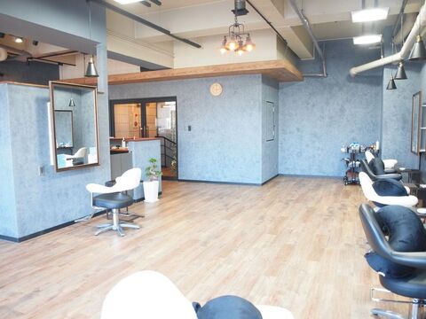 【北巽】≪完全週休二日制≫出勤スタッフ以上予約はとらないので、一人のお客様にしっかり関わって行けますよ！丁寧な接客、施術で人気の髪質改善サロン「Maru hair design 北巽店（マルヘアーデザインキタタツミテン）」からスタイリスト（美容師）の求人☆★