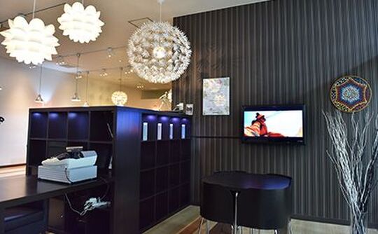 【江別駅】≪月給18万円スタート≫≪社会保険完備≫営業時間が短く20時までに退勤出来るのでプライベートも充実できます！長く働けきやすい「さくらヘアー 江別店（サクラへアーエベツテン）」からアシスタント（美容師）の求人★☆