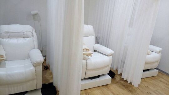 【荻窪】◆月6or8日休みの選択制・有給休暇取得率100％・社会保険完備◆アイコーディネーターとして幅広い技術の習得が可能。お休みも充実しており、有給休暇の取得率は100％Blanc 荻窪タウンセブン店（ブランオギクボタウンセブンテン）からアイリスト（アイデザイナー・まつ毛エクステ）の求人☆☆