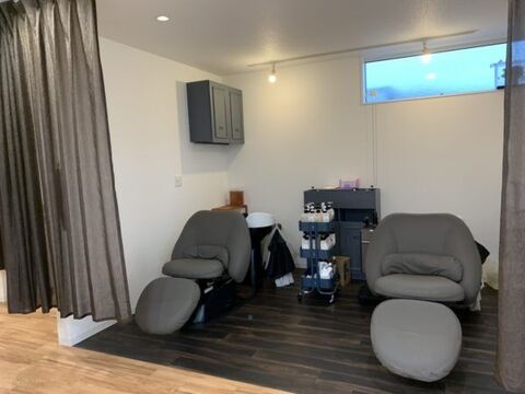 【福間】≪住宅手当あり・社会保険完備・マンツーマンレッスン≫お客様から親切丁寧大満足の口コミ多数！！温かい雰囲気でお客様を出迎える地域密着型アットホームサロン「Golden Days（ゴールデンデイス）」からアシスタント（美容師）の求人★☆