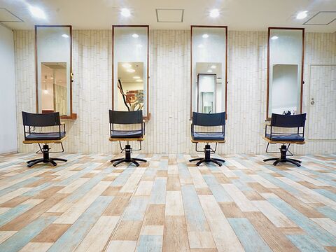 【福島駅】≪完全週休2日制≫≪営業時間中レッスン可能≫≪社会保険完備≫≪20時までに退勤可能≫頑張りによって1年半での早期デビューも可能！「AUFES（オーフェス）」よりアシスタント（美容師）の求人☆★