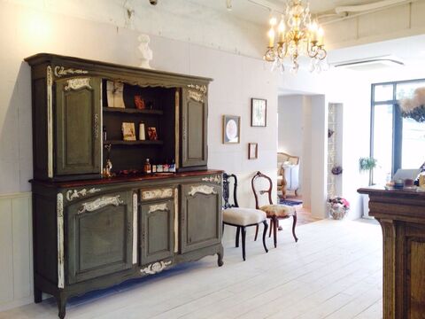 【学園前】パートスタッフ募集中！アンティーク調のオシャレな空間で、経験を活かして活躍しませんか？住宅街にある隠れ家サロン「Ricol...cadeau（リコルカドゥー）」からアシスタント（美容師）の求人☆☆