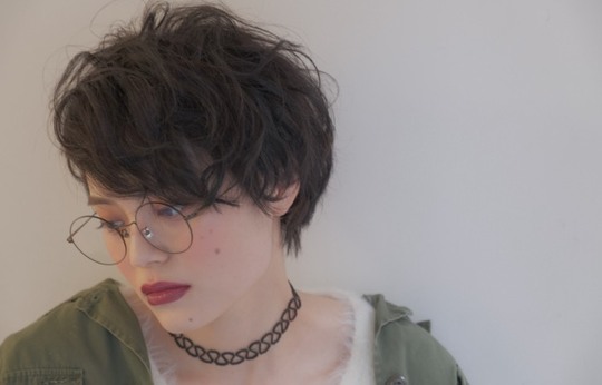 【梅屋敷】≪未経験・新卒生・通信生OK≫≪社会保険完備≫≪マンツーマン接客≫≪ママさん、ブランクのある方歓迎≫高単価かつ幅広い客層で安定した入客が可能！上質な空間と丁寧な接客で支持される「GALLERIA Salla（ガレリアサーラ）」からアシスタント（美容師）の求人☆★