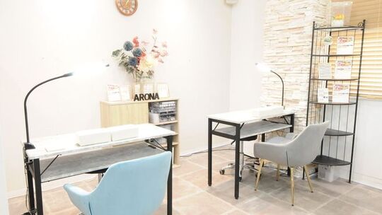 【西梅田】ネイリスト1年以上の経験者の募集！≪完全週休2日制≫≪社会保険完備≫≪実働8時間≫≪業務委託もOK≫経験豊富なスタッフが揃う人気ネイルサロン！休みや勤務時間の相談OKです！「Arona nail（アローナネイル）」からネイリスト（ネイル）の求人★☆