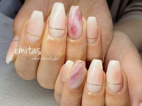 【西明石】≪毎週土日休みもOK≫≪社会保険完備≫ハイレベルな環境で学ぶ事ができる大人気サロン！抜群の研修体制があるので安心！自分に働き方を選べます！子育てしながら働ける「Emitas by deep（エミタスバイディープ）」からネイリスト（ネイルサロン）の求人★☆