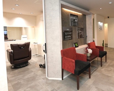 【八事】◆完全週休2日制・平均退社18時半・社会保険完備◆独自システムにより、顧客がいない方やブランクのある方でもOK！1日平均4名の入客＋高単価で数をこなさずとも稼げるサロンです！「宝の髪（タカラノカミ）」からスタイリスト（美容師）の求人☆★