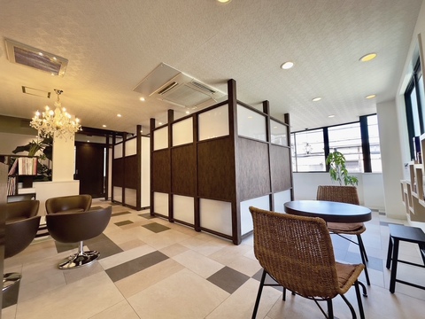 【守口市駅】≪日曜、月曜、祝日が定休日≫≪週2日〜勤務OK≫≪9時〜17時までの勤務必須≫カットはしたくない！カットが苦手なのでアシスタント業務のみやりたいという方の求人！ママさん美容師が働きやすい環境を整えておられるサロン◎お子様がいても安心して働ける理想的なサロン「vivace（ヴィヴァーチェ）」からアシスタント（美容師）の求人☆☆