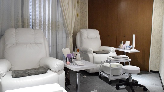 【鶴見駅】≪ブランクのある方も歓迎！≫≪社員登用制度あり≫≪時給にプラスして歩合給がつきます≫パートアルバイトでも効率よく稼ぐことができるサロン「ARTEMIS Total Nail Beauty（アルテミス トータル ネイル ビューティー）」からネイリストの求人☆☆