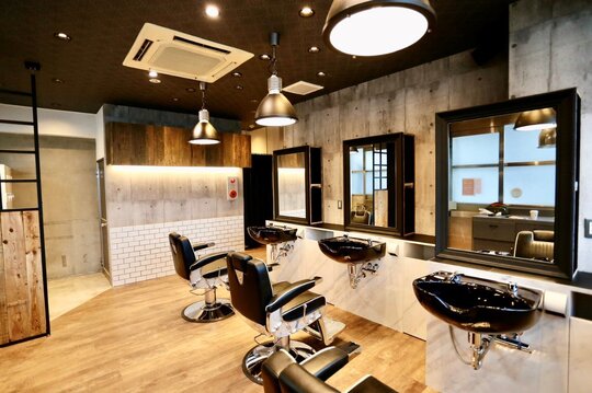 【つくば駅】«正社員・業務委託を選択可能»«月給25万円以上»«社会保険完備»バーバースタイルのメンズ専門サロン！抜群の集客でしっかり稼げます！「FADE&LINE つくば（フェードアンドラインザバーバー ツクバ）」からスタイリスト（美容師）の求人★☆