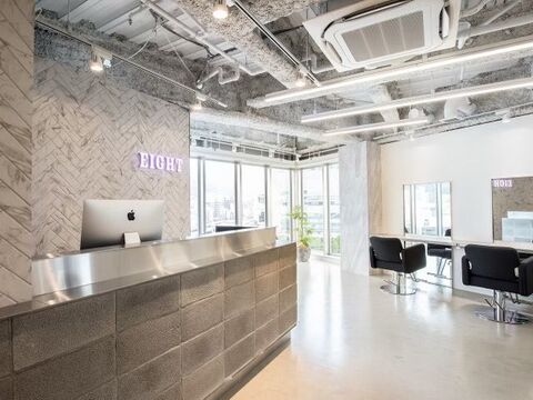 【三ノ宮】 ◆社会保険完備・月8日休み選択可能・最短デビュー1年◆営業時間中のも効率よくレッスン可能！数多くのお客様が来店されるので、入客経験が積みやすいのも魅力です！「EIGHT 神戸三宮店（エイトコウベサンノミヤテン）」からアシスタント（美容師）の求人★☆