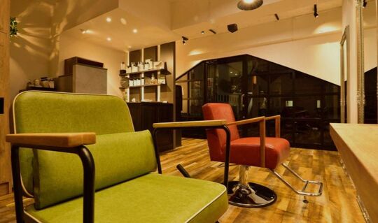 【あざみ野】≪社会保険完備≫≪月8日休み≫ブランクのある方、子育て中の方でも歓迎！月給30万円越えも目指せます！小規模少人数のプライベートサロン「et Douce（エドゥース）」からスタイリスト（美容師）の求人☆★