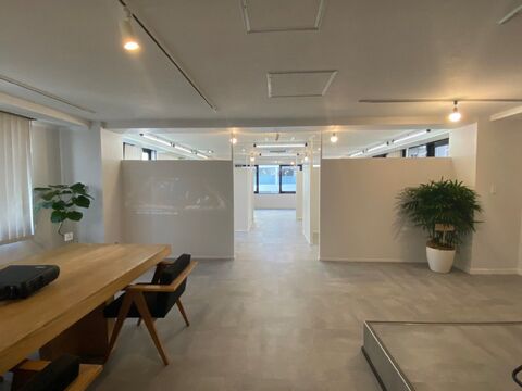 【堀江】≪完全週休2日制・有給休暇あり≫≪実働8時間≫≪社会保険完備≫デザインカラーが人気のヘアサロン！自己ブランディングによりSNSで発信する美容師へ！「SALT WATER 南堀江（ソルトウォーターミナミホリエ）」からスタイリスト（美容師）の求人☆★