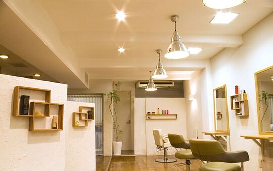 【甲子園口】≪安心の社会保険♪≫≪嬉しい有給休暇あり♪≫≪入客チャンスあり!!≫≪平均20時退社♪≫海外のコンテストにも積極的に参加!!美容師としていろんな経験が出来る地域密着型アットホームサロン!!“jaming（ジャミング）”からスタイリスト（美容師）の求人☆★☆