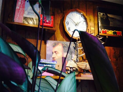 【本厚木】≪20時までに退勤可能≫≪社会保険完備≫メンズのお客様が多い！海外テイストのオシャレな内装！小規模少人数のアットホームサロン「美容室Hairstudio NO.9（ビヨウシツヘアスタジオナンバーナイン）」からアシスタント（美容師）の求人★☆★