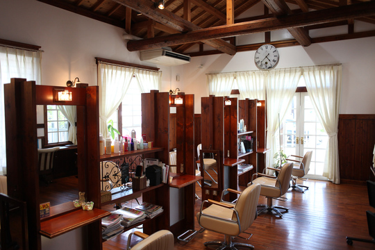 【那加】◆社会保険完備・完全週休2日制・産休育休取得実績あり・寮あり◆サロン内で幅広い技術が学べる企業型サロン！あなたの得意を活かして働けます！美容師としての人生をさらに楽しみたい方にお勧め「TJ天気予報 7コ 各務原店（ティージェーテンキヨホウナナコカガミハラテン）」からアシスタント（美容師）の求人☆★