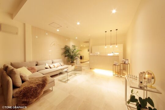 【枝国】≪日曜定休あり・完全週休二日制・実働8時間・時短社員あり・社会保険完備≫正社員でも時短勤務OK！長くお仕事ができる環境が整っているトータルビューティーサロン「PUA eyelash&beauty（プアアイラッシュアンドビューティー）」からアイリスト（まつげエクステ・まつげパーマ・アイブロウ）の求人☆☆