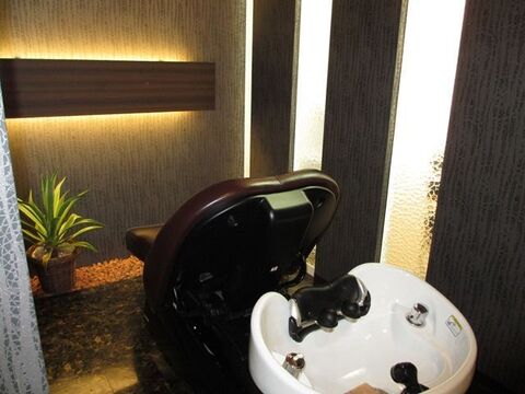 【宝塚】短期集中レッスンなので、プライベートも重視出来る環境！お客様と関わるチャンスも多いので確実にスキルアップ出来ますよ！地域密着型のサロン“SALON DE SILHOUETTE（サロン ド シルエット）”からアシスタント（美容師）の求人★★