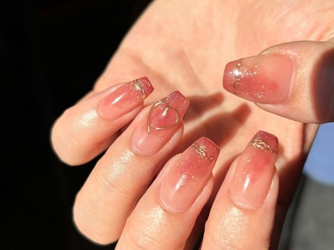 【烏丸】≪髪色ネイル自由≫≪社会保険完備≫≪完全週休2日制＋1日≫≪有給休暇あり≫≪土日休みOK≫≪夏季休暇あり≫≪年末年始休暇あり≫働きやすい環境が整っており、プライベートも大切にできるサロンです！「HARP（ハープ）」からネイリスト（ネイル）の求人☆☆