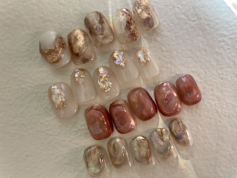 【本通】≪社会保険完備・育休産休制度（実績あり）・選べる働き方・ネイル髪型自由≫充実した福利厚生のもとあなたに合った働き方が実現できます！幅広いメニューが多くの女性に愛されるサロン「Lilium kelly（リリウム ケリー）」からネイリスト（ネイル）の求人☆☆