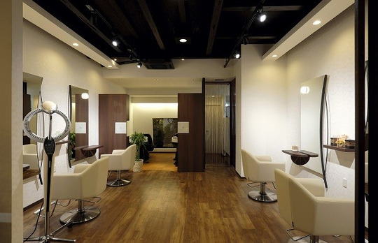 【守口駅】≪パートのママさん美容師も歓迎≫≪月給26万円≫≪平均退社19時≫≪完全週休2日制または月6日休みの選択≫幅広い年齢層のお客様の接客ができるサロン！「HAIR STUDIO bellezza（ヘアスタジオベレッツァ）」からスタイリスト（美容師）の求人☆☆