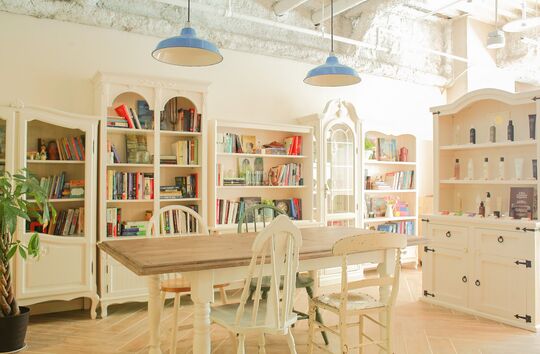 【新潟駅】◆19時退勤可能・残業手当あり・月8日休み・有給休暇あり・社会保険完備◆美容師としてスキルアップできる環境を整えています！エリア高水準な労働環境があります「LUVISM 新潟店（ラヴィズムニイガタテン）」よりスタイリスト（美容師）の求人☆★