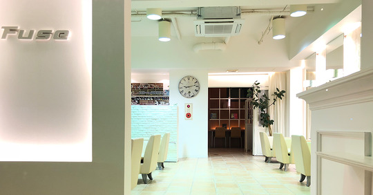 【上新庄】≪実働8時間／休憩1時間≫ナチュラルで上質なラグジュアリー空間！！独自のカット技術『スライドカット』をベースに再現性の高いヘアスタイル・ヘアアレンジを提案しています！Fuse（フューズ）からスタイリスト（美容師）の求人☆★