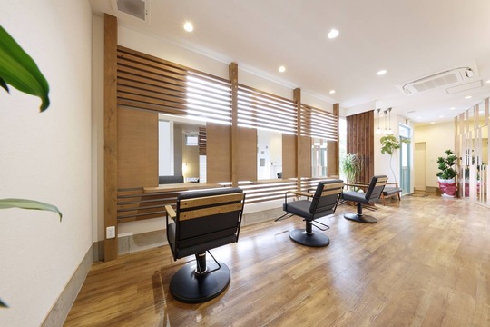 【中山寺】≪正社員、委託、パートから選択可能≫≪最低保障給12000円～15000円≫≪社会保険完備≫≪土日祝休みOK≫お客様一人ひとり丁寧にサロンワークできるサロン！週1日、1日3時間勤務から可能◎扶養内の勤務やお子さんがいるママさんが安心して働ける環境です！「aluu hair design 中山寺店（アルーヘアーデザインナカヤマデラテン）」からスタイリスト（美容師）の求人☆★