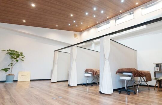 【甲府駅】≪雇用形態選択OK・土日休みOK・社会保険完備≫休日や福利厚生が充実！手当も豊富！仕事、プライベートも両方充実できる環境のアイラッシュサロン「EYELA 甲府昭和店（アイラコウフショウワテン）」からアイリスト（アイデザイナー・まつ毛エクステ）の求人☆☆