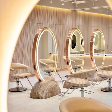 【烏丸】◆完全週休2日制・社会保険完備◆業界を牽引するトレンドサロン！他店に負けない技術を習得でき、且つ働きやすさもバッチリ！スタッフさんのやりたいを応援する本物志向の「Lond ambre 四条烏丸（ロンドアンブルシジョウカラスマ）」からアシスタント（美容師）の求人☆★