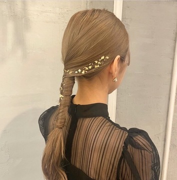 【堺駅】≪社会保険完備≫≪完全週休2日制≫≪平均19時退社≫≪入客チャンスあり≫デザインだけでなく、ヘアケアにも注力を入れているサロン！「siie by LILIA（シーバイリリア）」からジュニアスタイリスト(美容師)の求人☆★