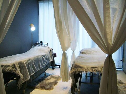 【河原町】≪社会保険完備≫≪完全週休2日≫≪土日祝休みの相談可能≫≪実働8時間≫≪店長候補歓迎≫働きやすい環境が整っていますよ！「unnon（アンノン）」からアイリスト（まつげエクステ・まつげパーマ・アイブロウ）の求人★☆★