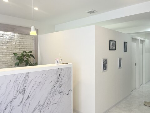 【福山】≪社会保険完備≫≪土日休みOK≫≪オープニングスタッフ募集≫≪高待遇≫≪完全週休二日制≫≪交通費支給あり≫プライベートと両立したい方へ！オープニングスタッフとして働きたい方！高給与と高い還元率で稼ぎたい方へ！「人が集まり次第、福山駅近くにオープン予定のアイラッシュサロン！」からアイリスト（まつげエクステ・まつげパーマ・アイブロウ）の求人☆☆