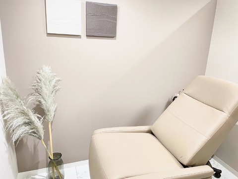 【三宮】◆完全週休2日制・土日休み可能・実働8時間・髪色、ネイル自由・社会保険完備◆19時に退勤可能！ホワイトな待遇で、眉のプロフェッショナルに！「I’ck 三宮店（アイックサンノミヤテン）」からアイブロウリストの求人☆☆