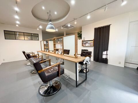 【桃山台】≪月給22万円スタート！≫≪18時半までに退勤可能！≫≪社会保険完備≫しっかりとした技術が学べる地域密着型のアットホームなお店です。女性スタッフが多数活躍するお店です「unacasa by Lega（ウナカサバイレガ）」からアシスタント（美容師）の求人☆★