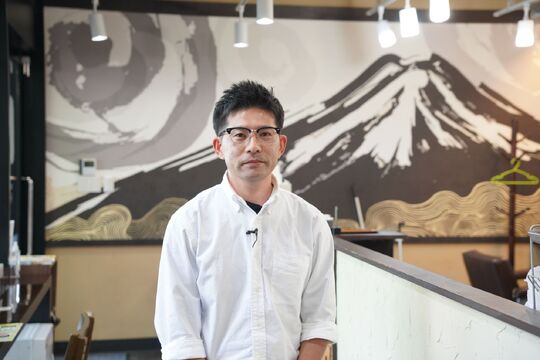 【旭駅】≪社会保険完備♪≫≪6〜10日休みで週休2日可能≫抜群の待遇が整っているので長く働いてもらえます！幅広い年齢層の理美容師さんが活躍しているカット専門店！休日を自由に選択できるのでプライベートな時間もしっかり持てますすよ「カットハウスひかり 旭店（カットハウスヒカリアサヒテン）」からスタイリスト（美容師・理容師）の求人★☆