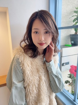 【JR姫路駅】≪完全週休2日≫≪日曜定休あり≫≪カットカラー2時間枠≫≪マンツーマン≫某有名集客サイトでも7年連続受賞しており入客チャンス抜群のサロン！「Joyeux hair design 2号店（ジョワイユヘアーデザインニゴウテン）」からスタイリスト（美容師）の求人★☆