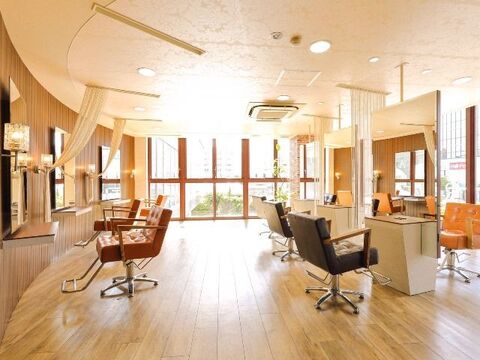 【JR西宮駅前】≪週1日～／～14時までなどシフト自由！≫≪ママさん美容師在籍≫カラーを中心に入客するためブランクがあっても問題なし！お子様のいるママさんでもそれぞれのペースで働けます！「TERRACE 西宮店（テラスニシノミヤテン）」からカラーリスト（美容師）の求人☆★