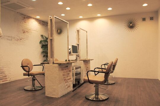 【熊取】◆平均月35万円・技術売上46％還元・マンツーマン接客・カットカラー2時間枠・客単価8000～9000円・自由出勤◆顧客満足度も高く、集客抜群の人気ヘアサロン！集客に不安がある方、業務委託が初めての方でもOK！あなたの挑戦を応援します！「nico 熊取（ニコクマトリ）」からスタイリスト（美容師）の求人☆★