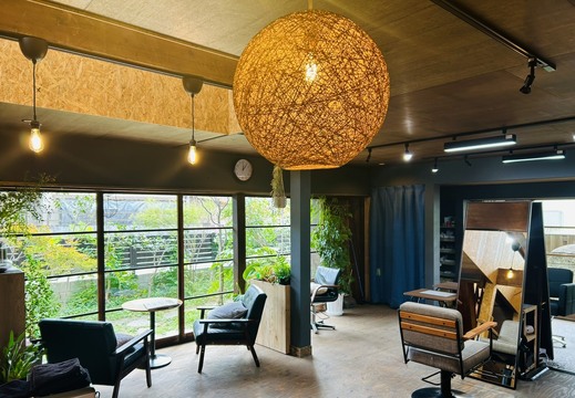 【新潟駅】≪社会保険完備≫≪完全週休2日制≫≪実働8時間≫≪18,19時に退勤可能≫≪異動、ヘルプなし≫ママさんの応募も大歓迎！新潟を中心に複数店舗を展開するミルクティーグループ！「Hair Garden Milk tea（ヘアガーデンミルクティ）」からスタイリスト（美容師）の求人★☆