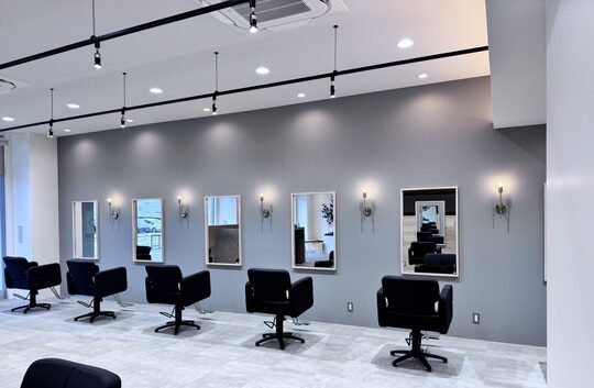 【星田】≪完全週休2日制＆社会保険完備≫≪賞与あり≫≪ママさん美容師も大歓迎！≫店舗展開も計画中で勢いのある人気サロン！「Jade voir（ジェイドボワール）」からスタイリスト（美容師）の求人☆☆