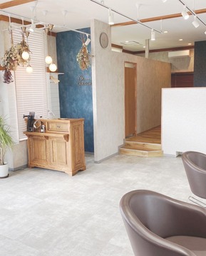 【大野城】≪社会保険完備≫≪月8日休み≫≪高単価サロン≫≪土日休みOK≫≪ママさん美容師歓迎≫アットホームな少人数サロン！美容師として長く勤務したい方へ！ブランクのある方も歓迎！「CRATCH HAIR DESIGN（クラッチヘアーデザイン）」からスタイリスト（美容師）の求人☆★